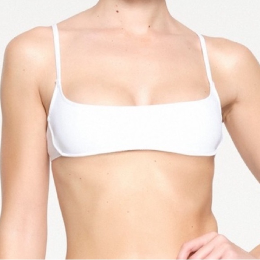 NWT SKIMS Micro Scoop Bikini Top in Colour Snow